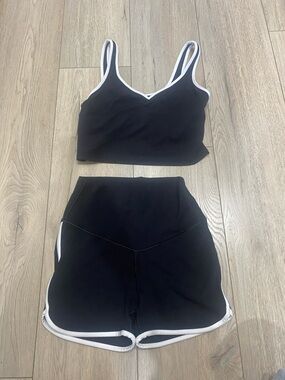 aerie Black and White Two-Piece Active Set